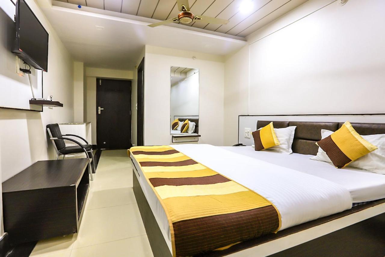 Oyo 11840 Hotel Venus Ατζμέρ Εξωτερικό φωτογραφία